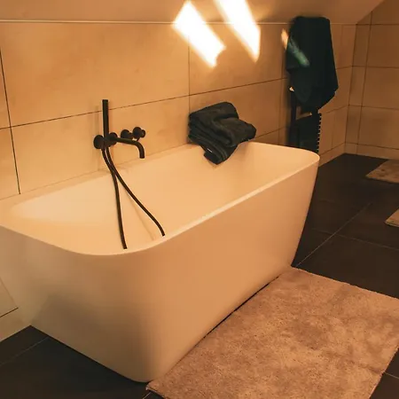 De La Chapelle * Assesse